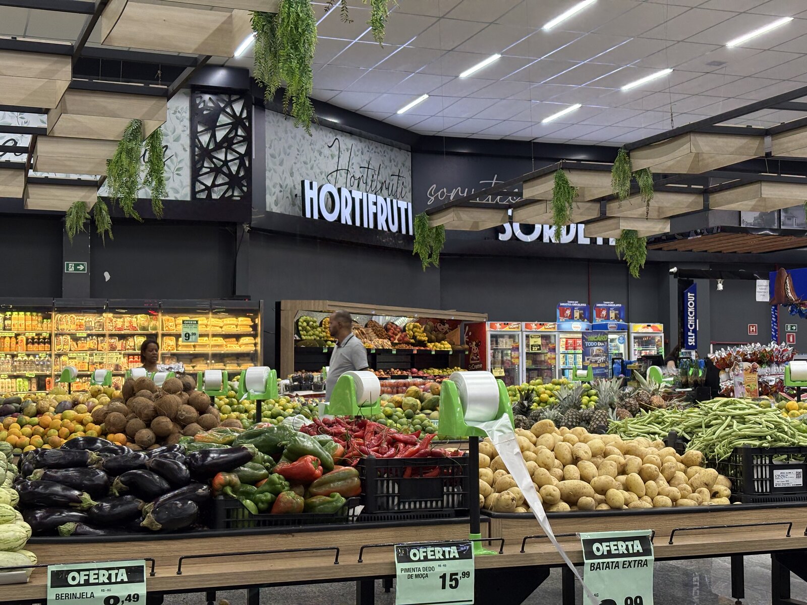 Supermercado Tiãozinho - área de hortifruti